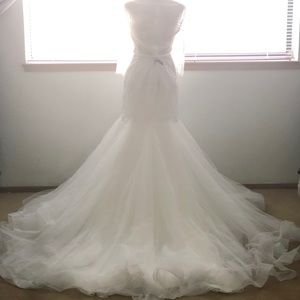 VINTAGE WEDDING GOWN